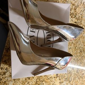 Steve Madden Silver pumps